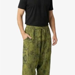 2–NWT Men's Olive Patterned Joggers